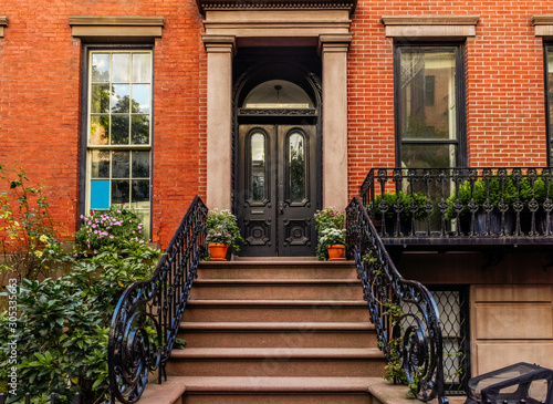 Konstfotografi Brownstone facades & row houses at sunset in an iconic neighborhood of Brooklyn