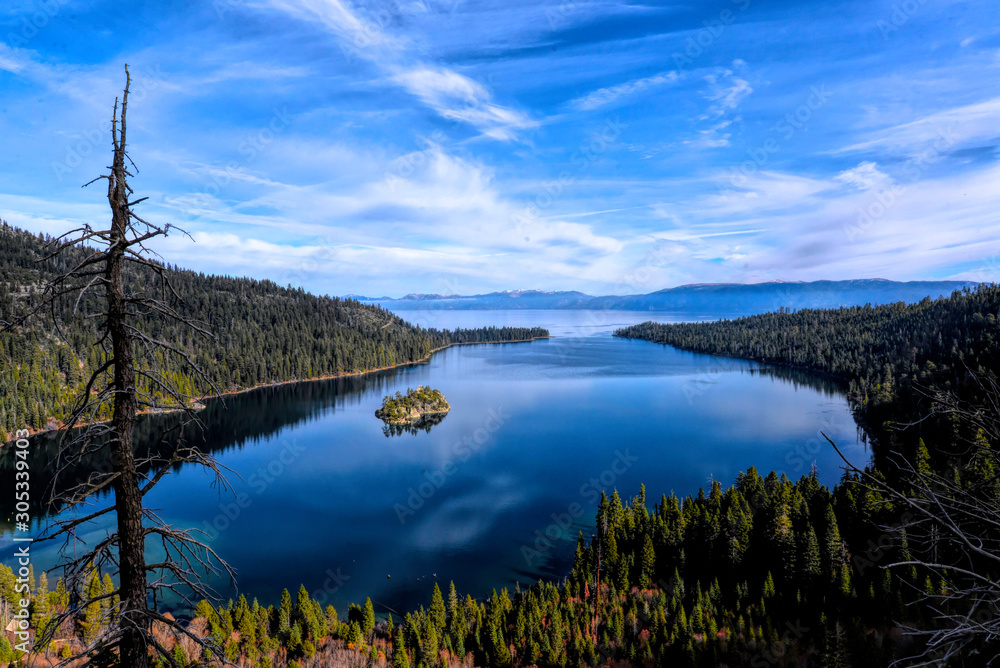Naklejka premium Lake Tahoe's Emerald Bay