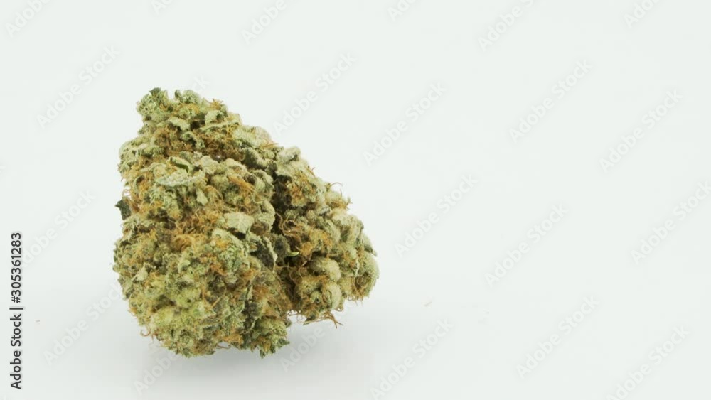 Marijuana Strain, Chemdawg, Looping Rotation,
Single Bud, Left Frame, in 4K Ultra HD Resolution Marijuana Strain, Chemdawg, Looping Rotation,
Single Bud, Left Frame, in 4K Ultra HD Resolution