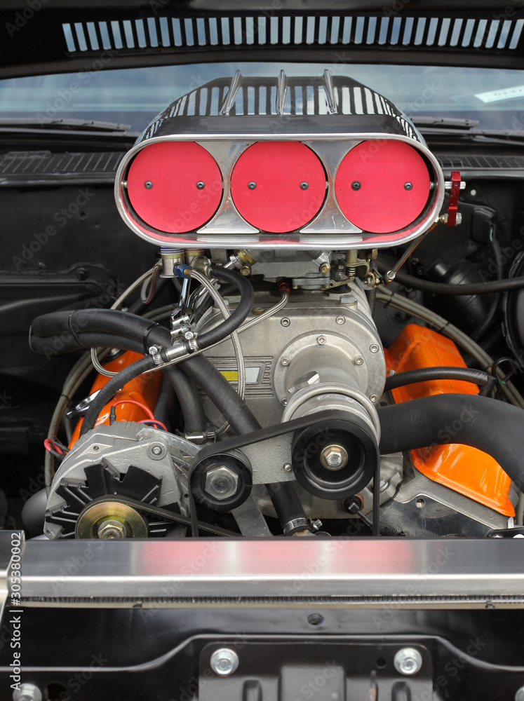 Bigblock V8 Engine mit Vergaser Motor Amerikanisch Musclecar Stock-Foto |  Adobe Stock