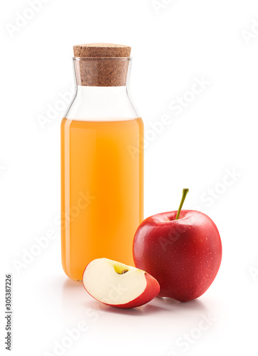 Tablou canvas Bottle of apple cider vinegar with fresh red apples isolated on white background