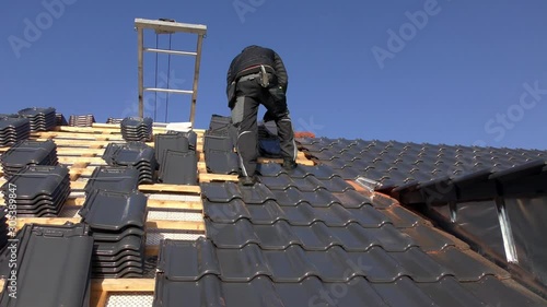 Dachdecker, Dacheindeckung