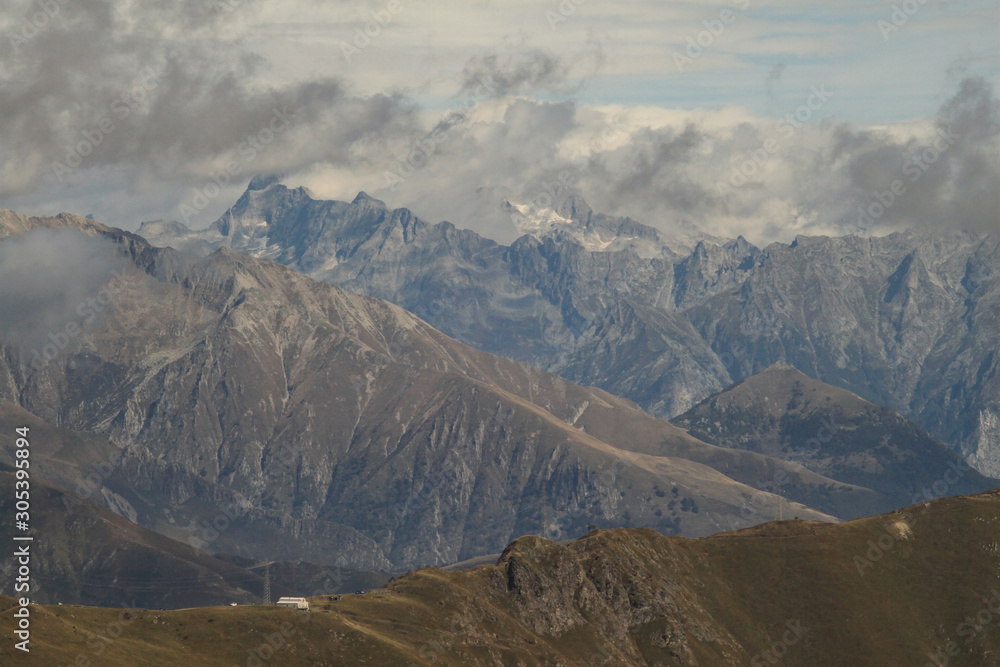 Imposante Gebirgslandschaft /Blick über Il Giovo in Richtung Bernina-Alpen