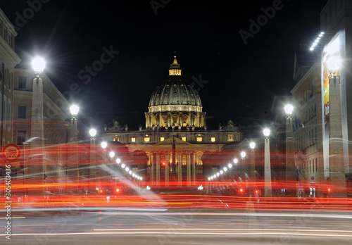 Nacht im Vatikan / Petersdom © Florian