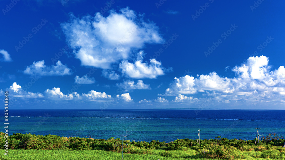 沖縄県・竹富町 西表島 夏の海の風景