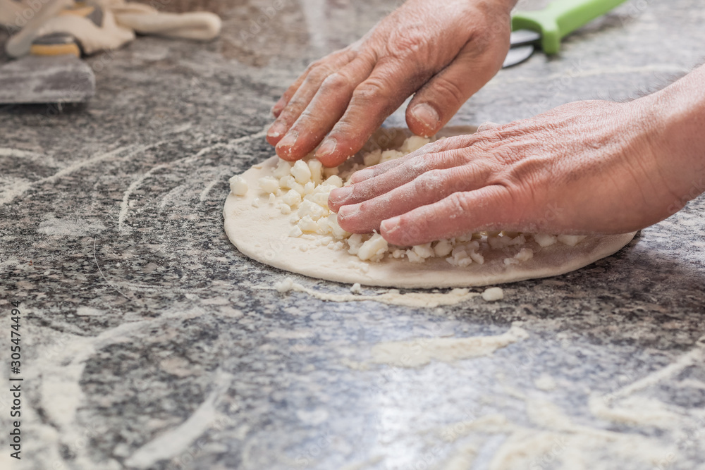 Preparazione pizza napoletana