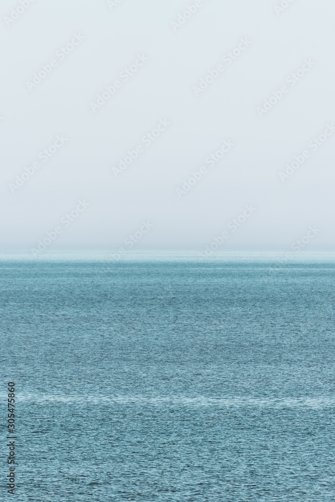 Blick aufs Meer in Richtung Horizont Blick aufs Meer in Richtung Horizont