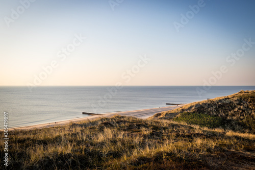 Strandtreppen Wanderweg auf der Insel Sylt mit Blick auf den Strand vom Kliff