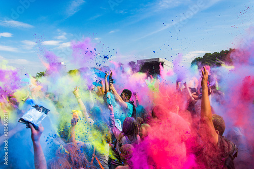 Festiwal Kolorów Holi. Indyjskie święto z kolorowym pudrem, Polska © danielszura
