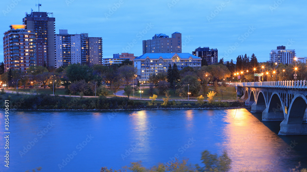 Fototapeta premium Saskatoon, Canada skyline after dark