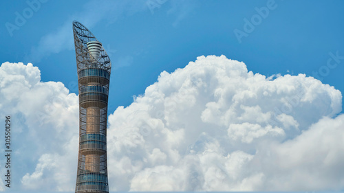 Foto Aspire Tower, nicknamed Torch Doha, located in the Aspire Zone complex near the