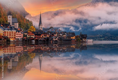 Fényképezés Fantastic colorful misty east in the village Hallstatt