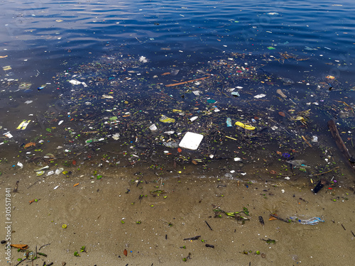 Photos trash and pollution in guanabara´s beach