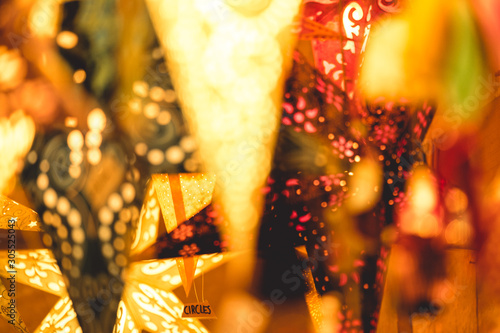 Papiersternlampen close-up auf dem Bremer Weihnachtsmarkt