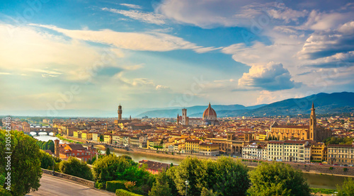 Florencja lub Firenze zmierzchu anteny pejzaż miejski włochy Toskanii