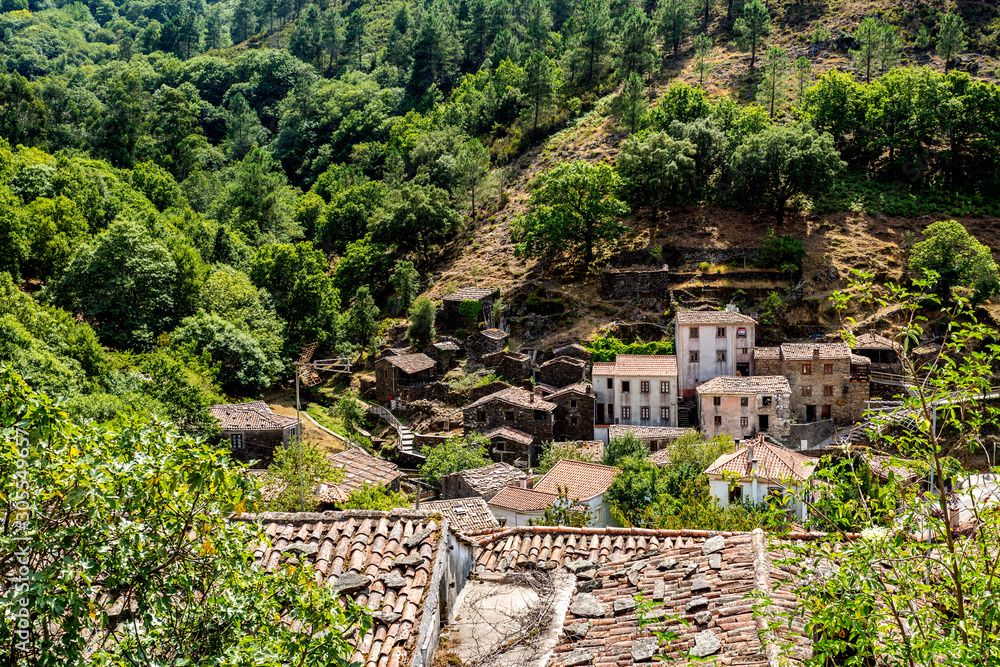 Candal – Nestled Among the Mountains Candal – Nestled Among the Mountains