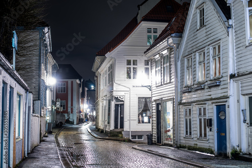 Fototapeta Naklejka Na Ścianę i Meble -  At night in Bergen, Norway