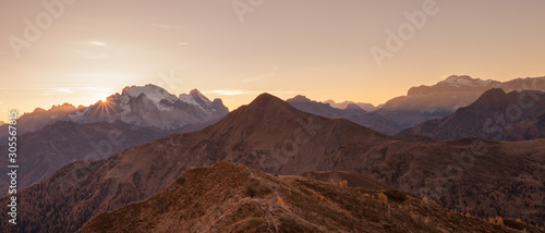 Fototapeta Naklejka Na Ścianę i Meble -  Sunset over the Passo Giau area in the Italian Dolomites