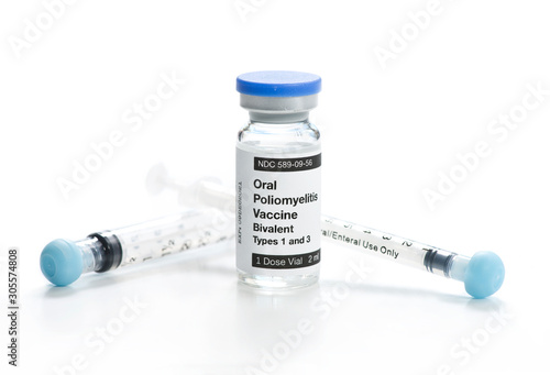 Foto Oral Polio Vaccine And Syringes
