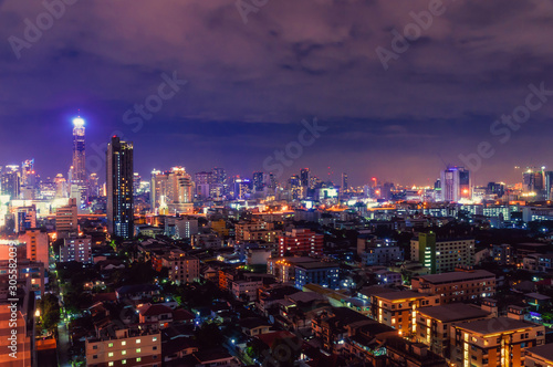 city at night © banlai