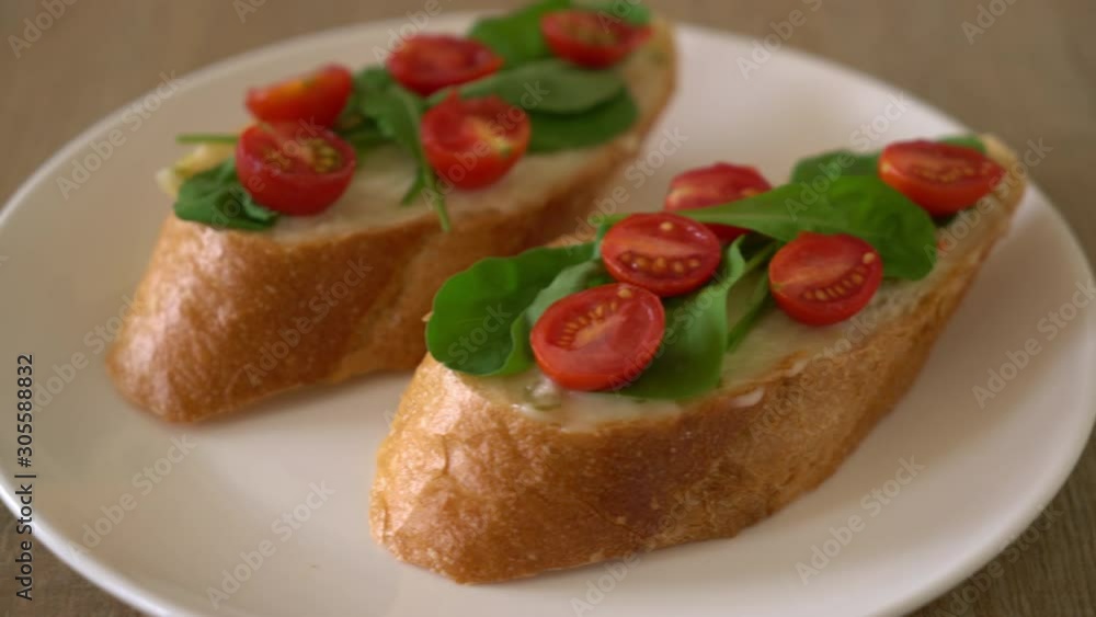 bread with rocket and tomatoes bread with rocket and tomatoes