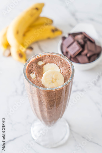 chocolate banana milkshake © topntp