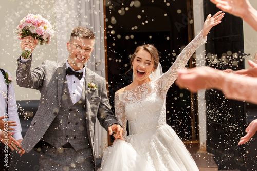Fotografia, Obraz Happy wedding photography of bride and groom at wedding ceremony