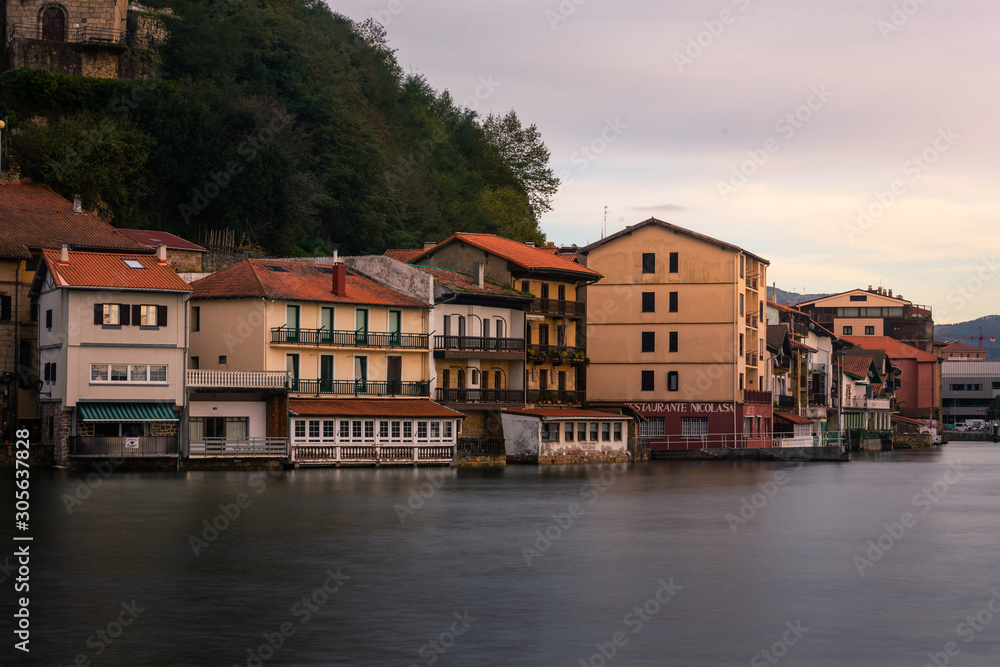Obraz premium Fishermen town of Pasaia at the Basque Country.