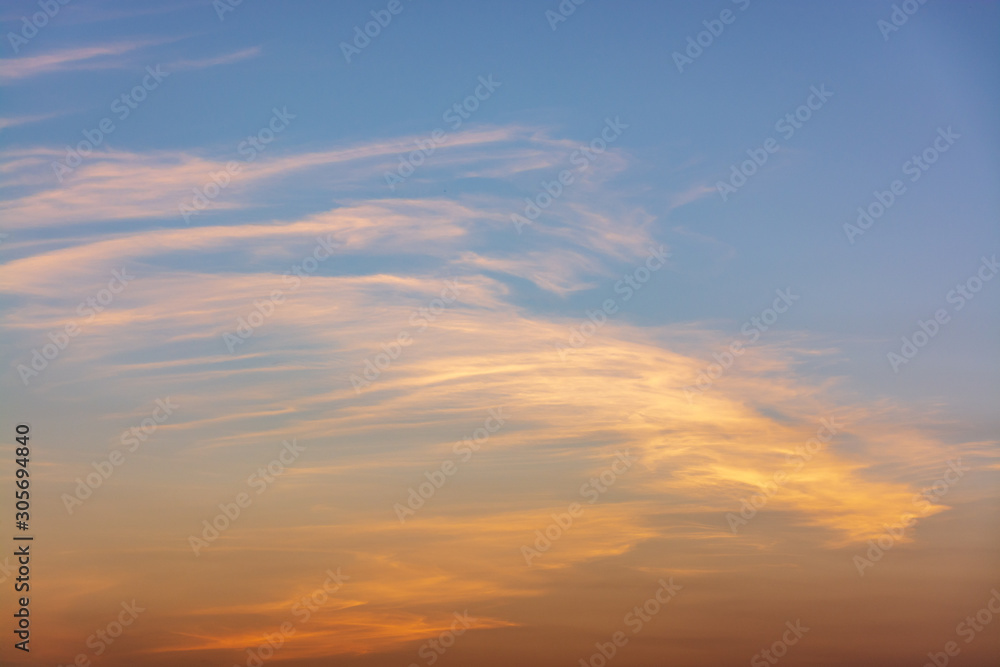 Obraz premium Scenic View Of Dramatic Sky During Sunset 