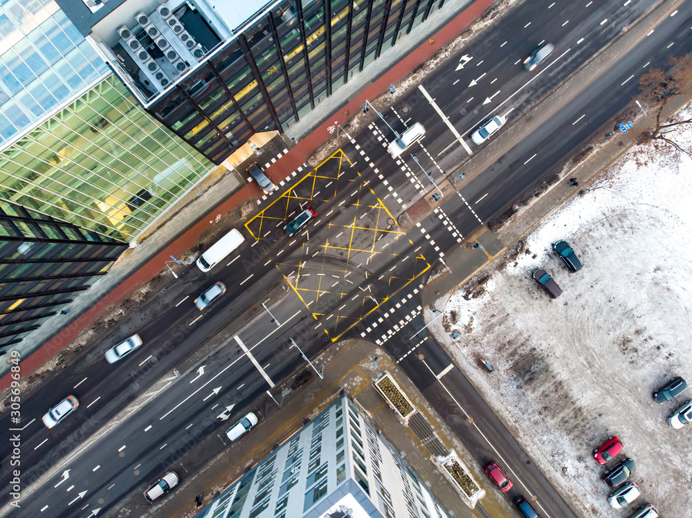 Fototapeta Aerial view of a road intersection in Vilnius, Lithuania, on chilly winter day