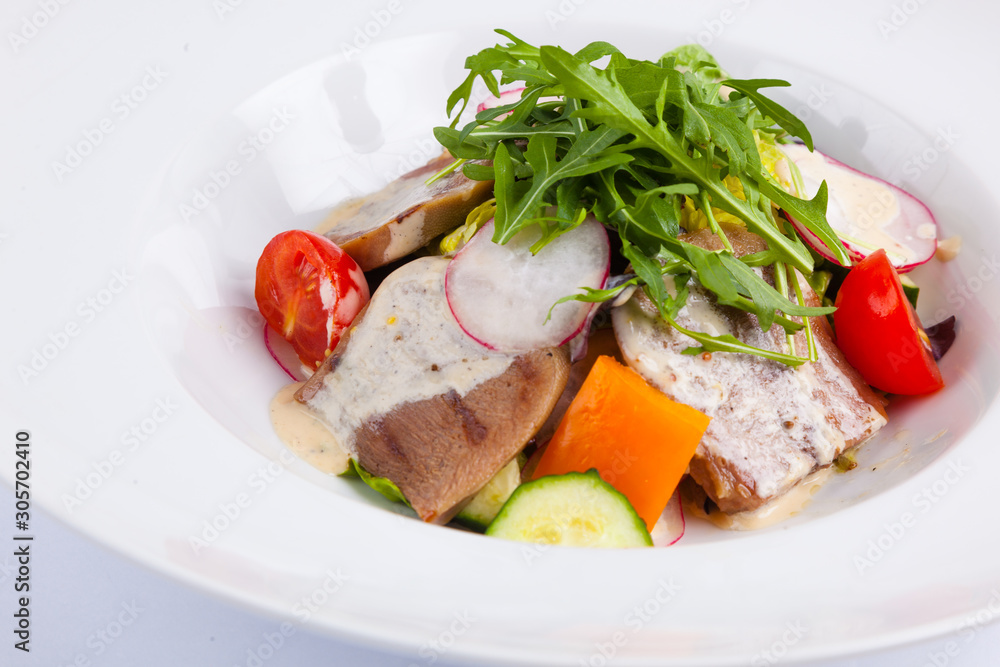 beef salad with greens and vegetables beef salad with greens and vegetables