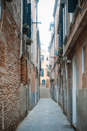 Fototapeta Naklejka Na Ścianę i Meble -  VENICE, ITALY - December 21, 2017 : street view of old buildings in Venice, ITALY