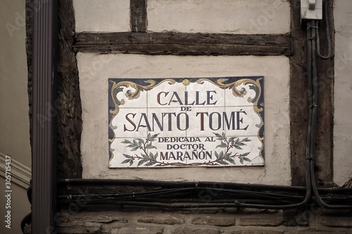  ceramic plate with the name of the street in Toledo in the traditional Spanish style 