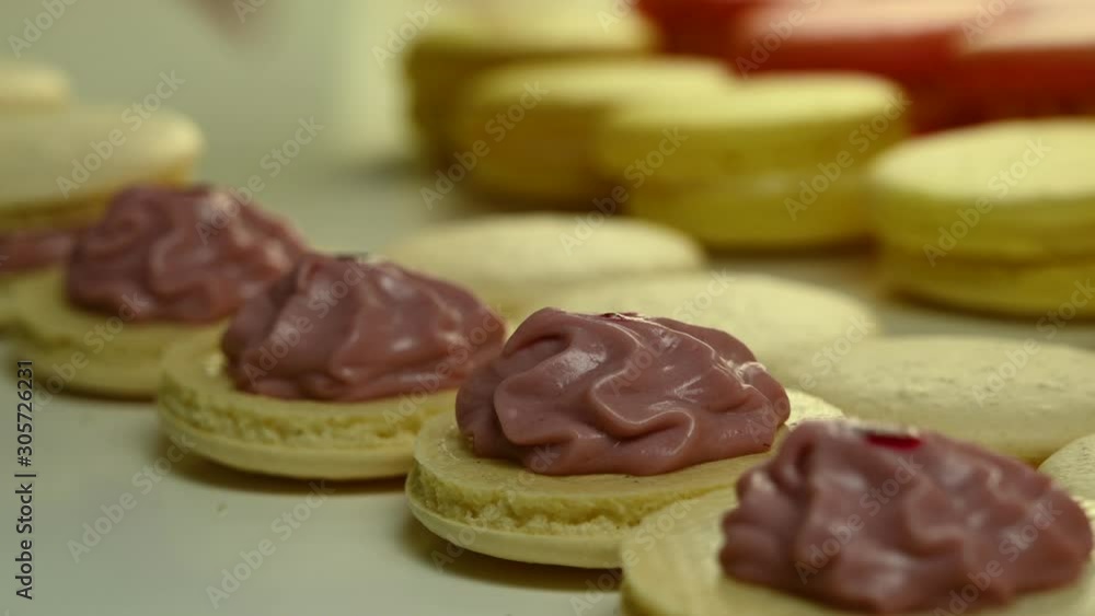 Connecting two halves of macaroons Connecting two halves of macaroons
