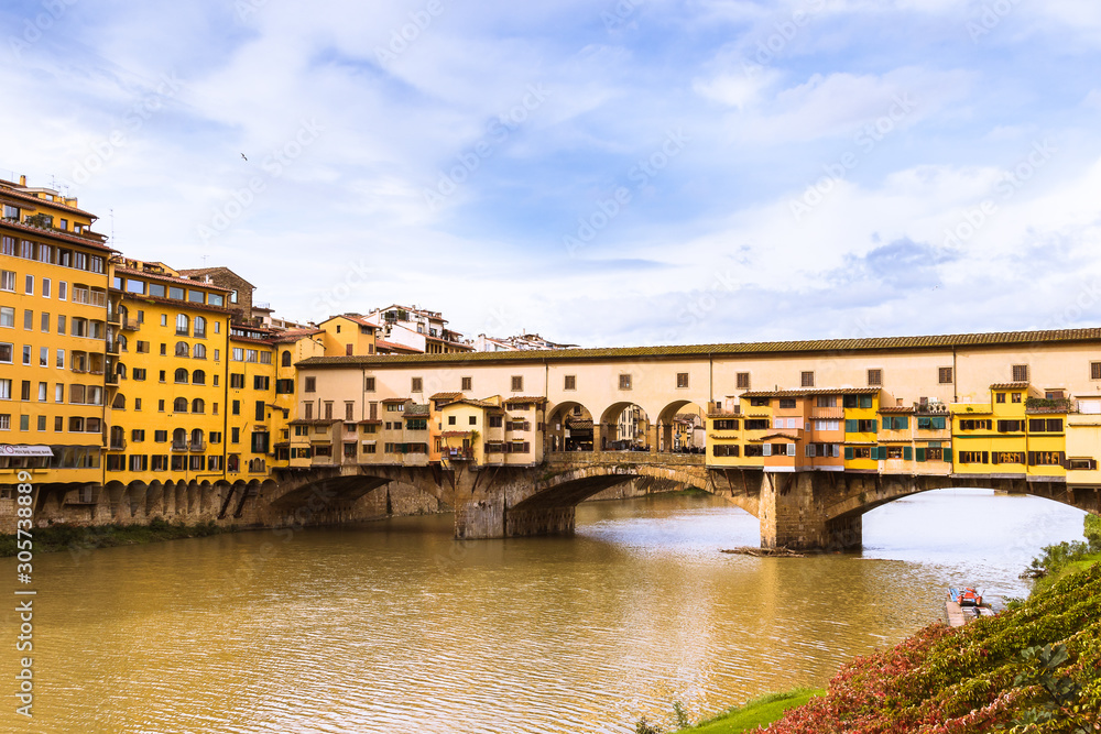 Firenze cityscape with the Goldsmiths Bridge across the Arno river.