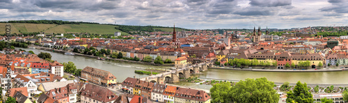 Übersicht über die Innstadt von Würzburg mit dem Fluß main
