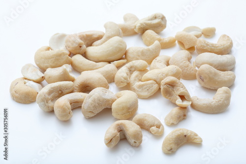 A simple cashew nut image