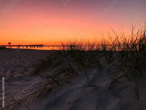 Sonnenuntergang hinter den Dünen, Heiligenhafen, Ostsee