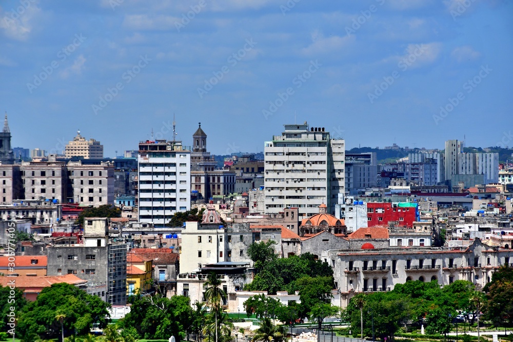 beautiful corners and colorful streets, five hundredth anniversary of Havana,