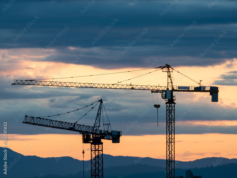 Building construction cranes