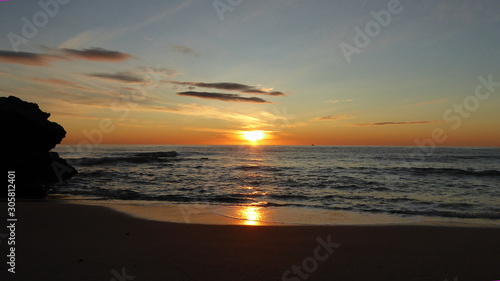 Die Sonne geht auf am Strand von Mojacar, Spanien