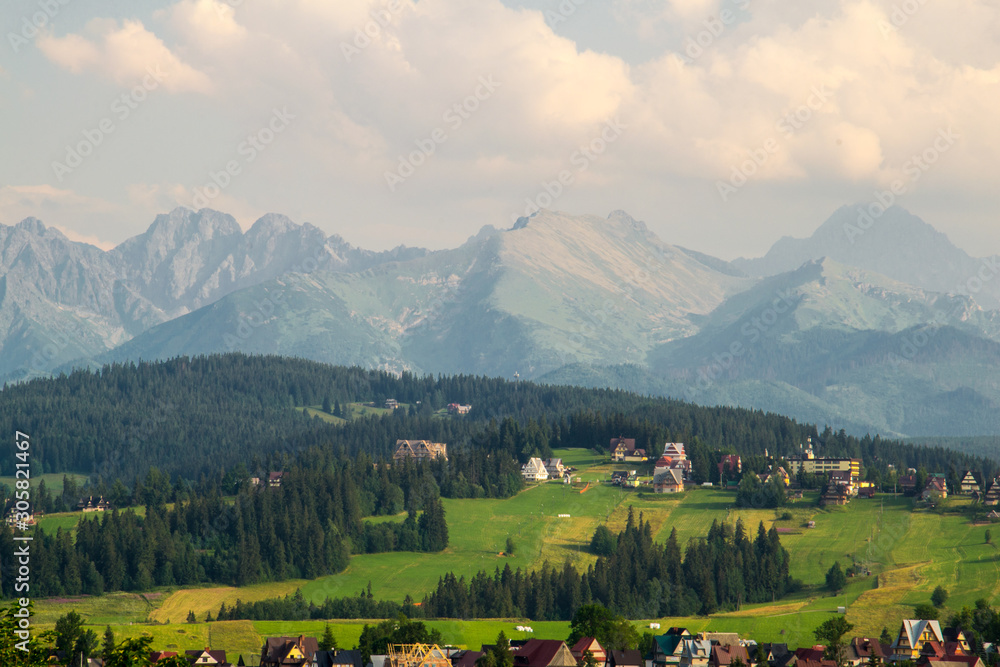 Tatry Zachodnie, Podchale w słoneczny dzień, Polska Tatry Zachodnie, Podchale w słoneczny dzień, Polska