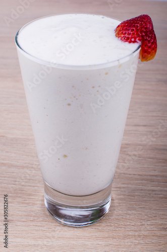  natural coconut and strawberry lemonade juice