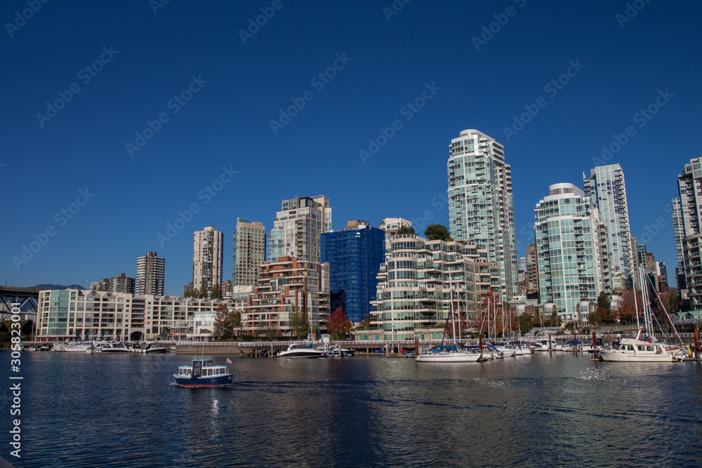 gratte-ciel de vancouver, au bord de l'eau gratte-ciel de vancouver, au bord de l'eau