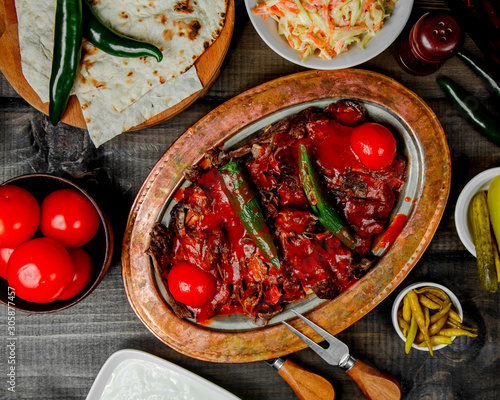 Quadro em tela top view of iskender kebab topped with pepper and tomato