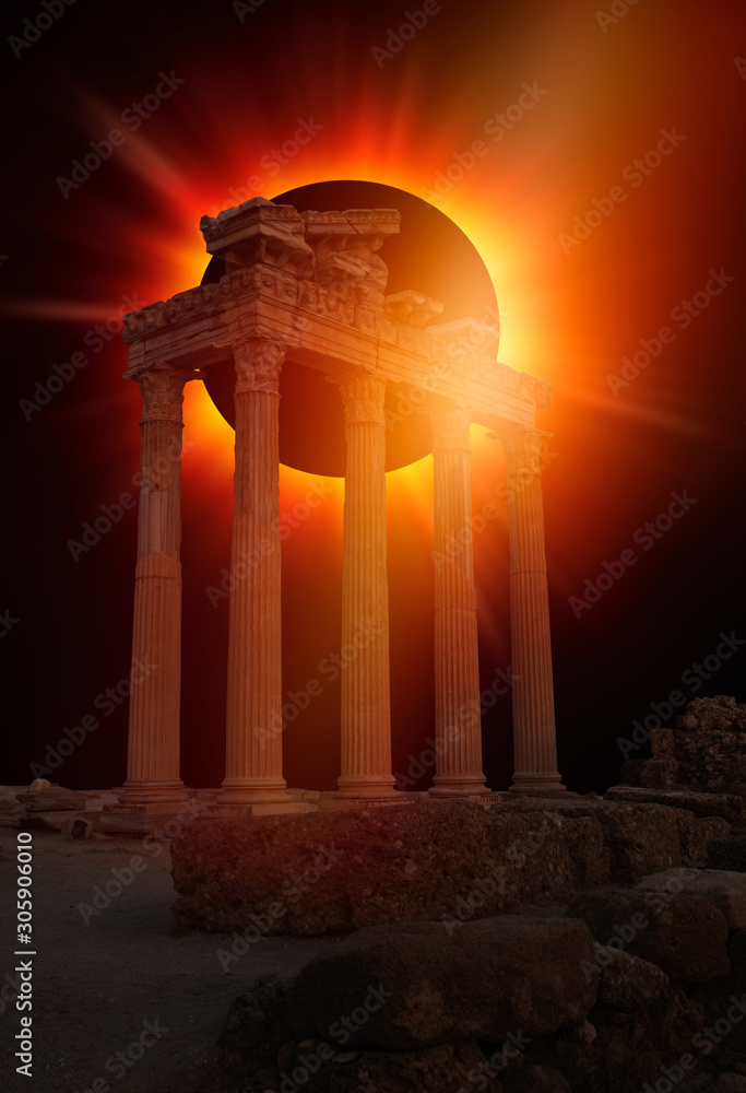 Obraz premium Temple of Apollo with Solar eclipse - Side, Antalya