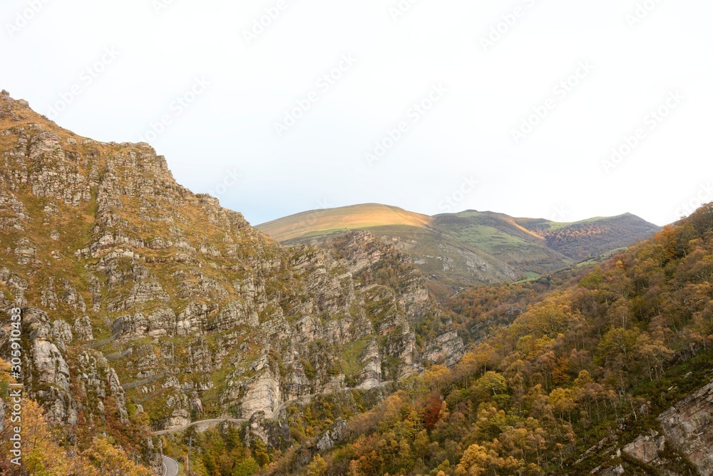 Embalse de la Cohilla en el Municipio de Polaciones en Cantabria