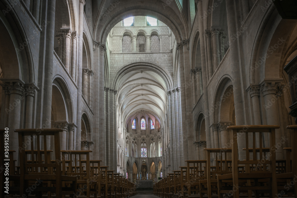 Architecture and grandeur of Cathedrals and Temples in France