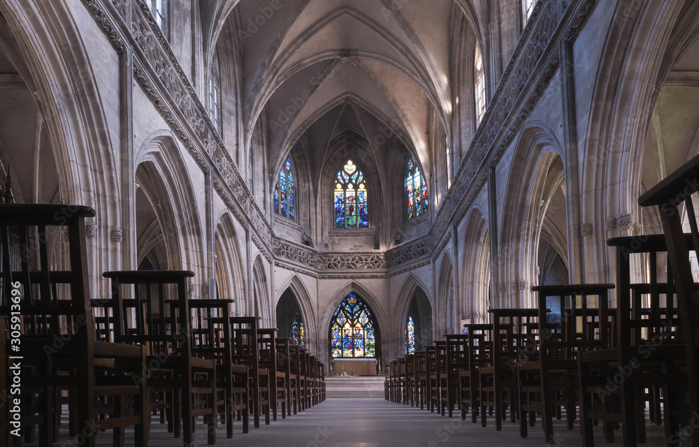 Architecture and grandeur of Cathedrals and Temples in France