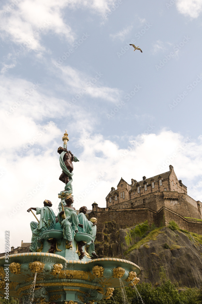 Ross Fountain and Edinburgh Castle in Edinburgh , Scotland